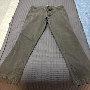 GAP Essential Khaki 32X30